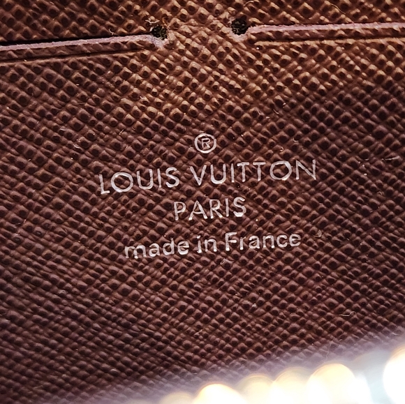 Louis Vuitton Epi Zippy Wallet - Picture 15 of 17